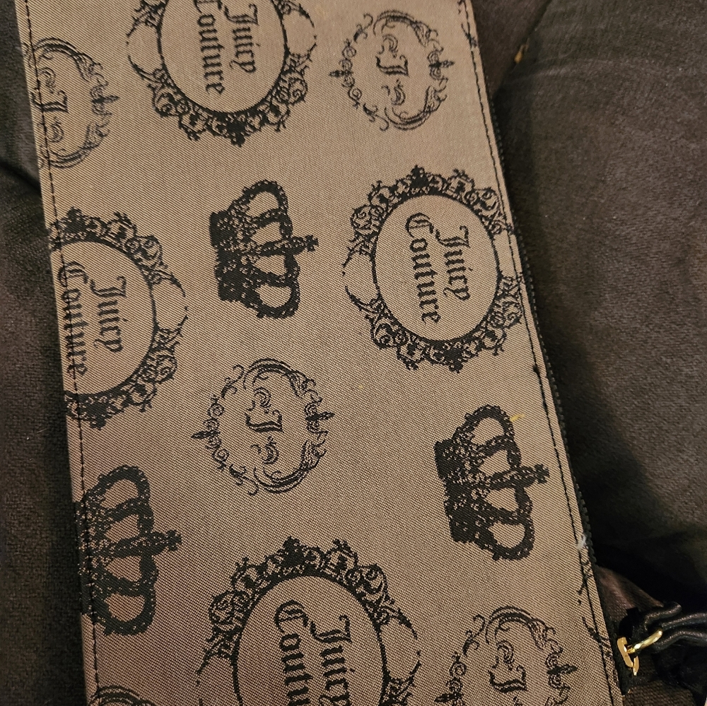 Juicy couture wristlet